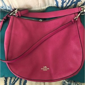 Coach Handbag/shoulder bag in beautiful pink leather.